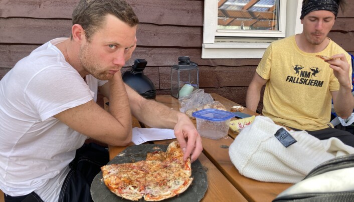 "Den lå på bordet!" "Den lå på bordet!"