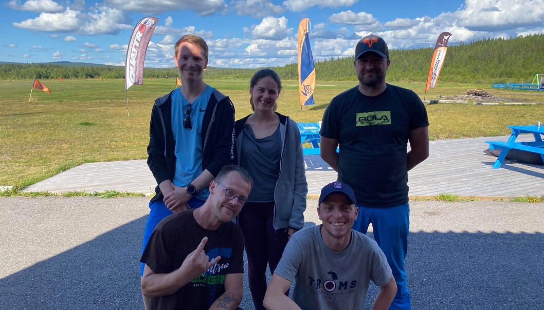 Bak: Christoffer, Jeanette og Jørn
Foran: Robin, Magnus. Bak: Christoffer, Jeanette og Jørn
Foran: Robin, Magnus.
