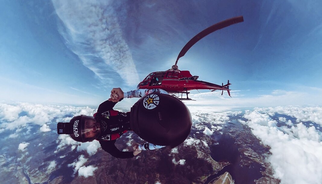 September har vært helikoptemåned. Her er Magnus Neergaard fotograf. Foto er fra et hopp over Kjevik September har vært helikoptemåned. Her er Magnus Neergaard fotograf. Foto er fra et hopp over Kjevik