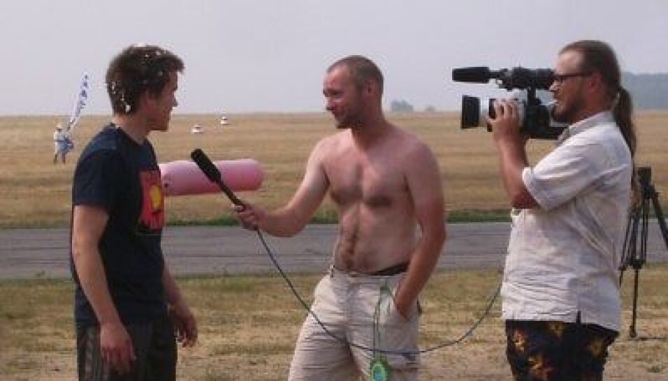 Intervjuet med kake i håret, av en toppløs russer, etter mitt hopp nummer 1000 på VM i 2010