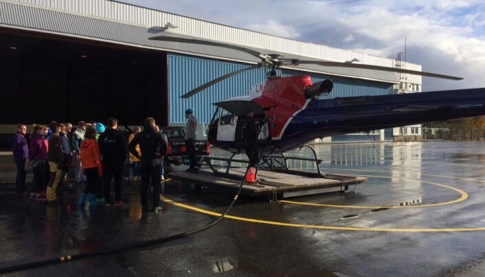 Helikopter på Røssvoll Helikopter på Røssvoll