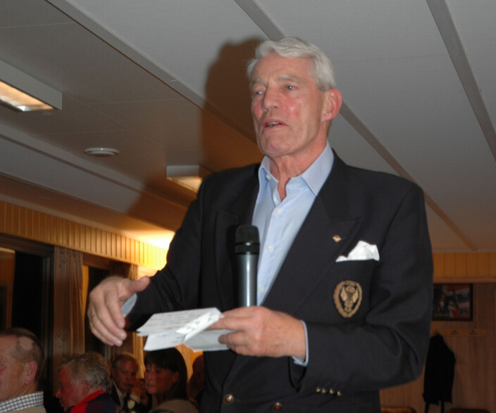 Kjell, det naturlige midtpunkt og hovedtaler Kjell, det naturlige midtpunkt og hovedtaler