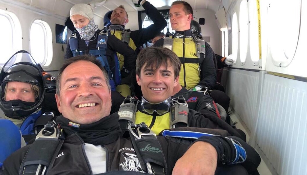 Ragnar I flyet, med pappa Nicolai som instruktør Ragnar I flyet, med pappa Nicolai som instruktør