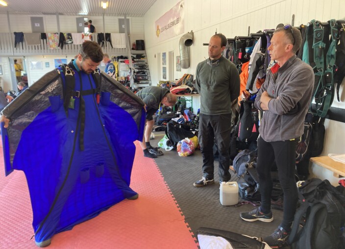 Iver Amundsgård (tv) får nesten litt for mye tips fra Andreas Håland Hemli, og Remi Damgård Iver Amundsgård (tv) får nesten litt for mye tips fra Andreas Håland Hemli, og Remi Damgård