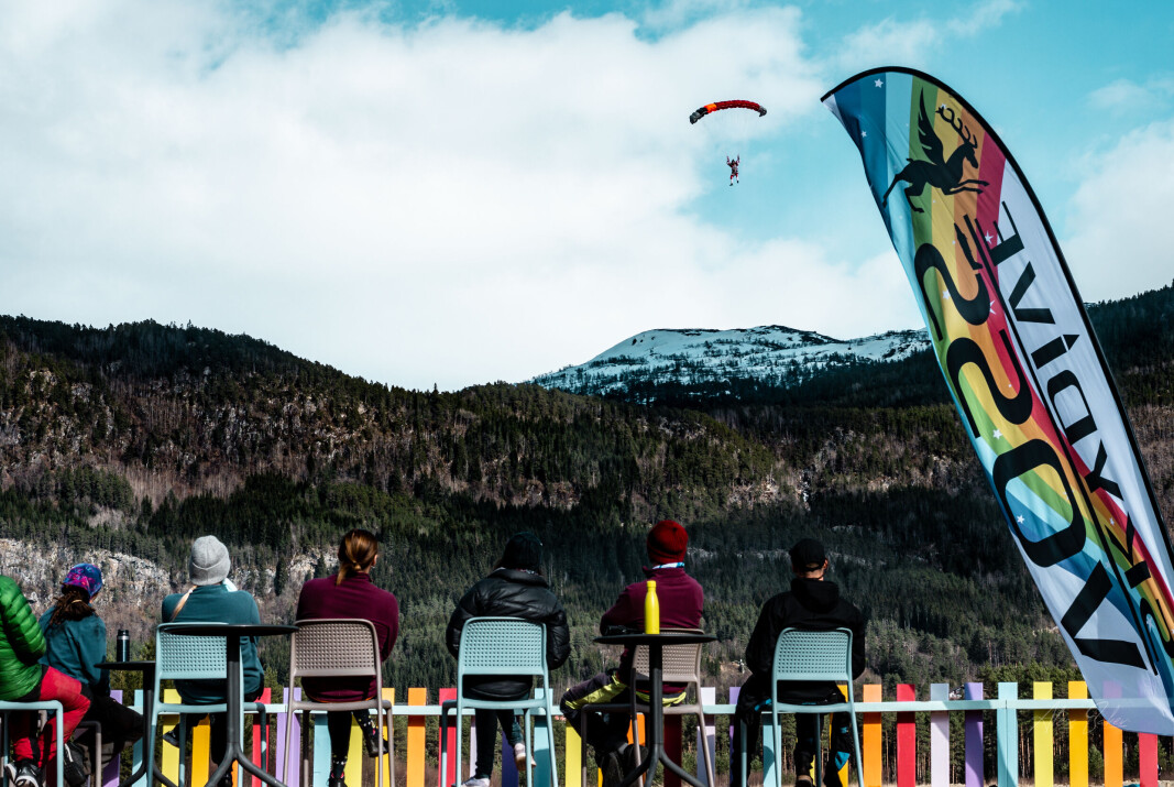Fra begynnelsen av sesongen 2021, hos Voss Fallskjermklubb Fra begynnelsen av sesongen 2021, hos Voss Fallskjermklubb