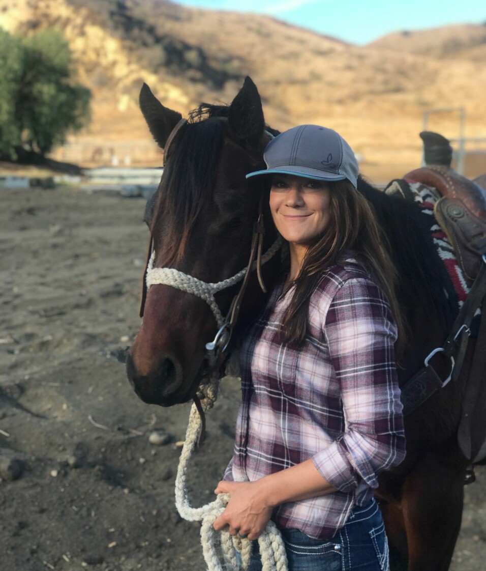Hverdagen til Hannah består både av superstjerner, og stille liv på gård med hester.