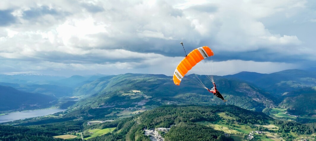 Ben Tomkins flyr over Voss Ben Tomkins flyr over Voss