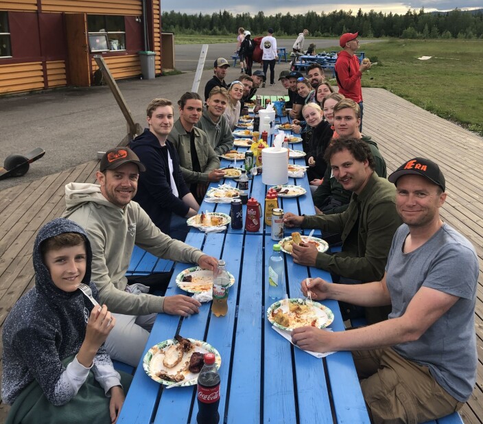 Fellesmiddag er en del av programmet lørdag. Fellesmiddag er en del av programmet lørdag.